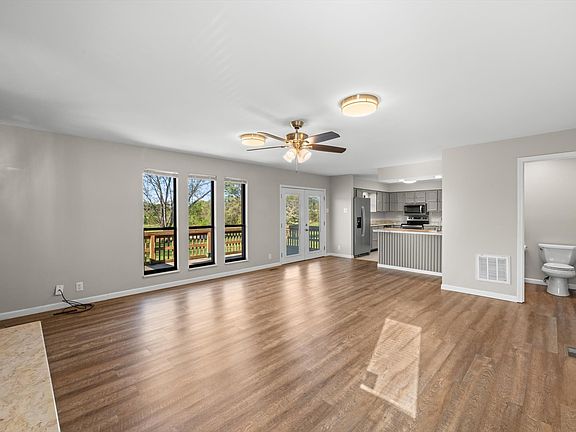 3rd image of 3047 Staffordshire Blvd