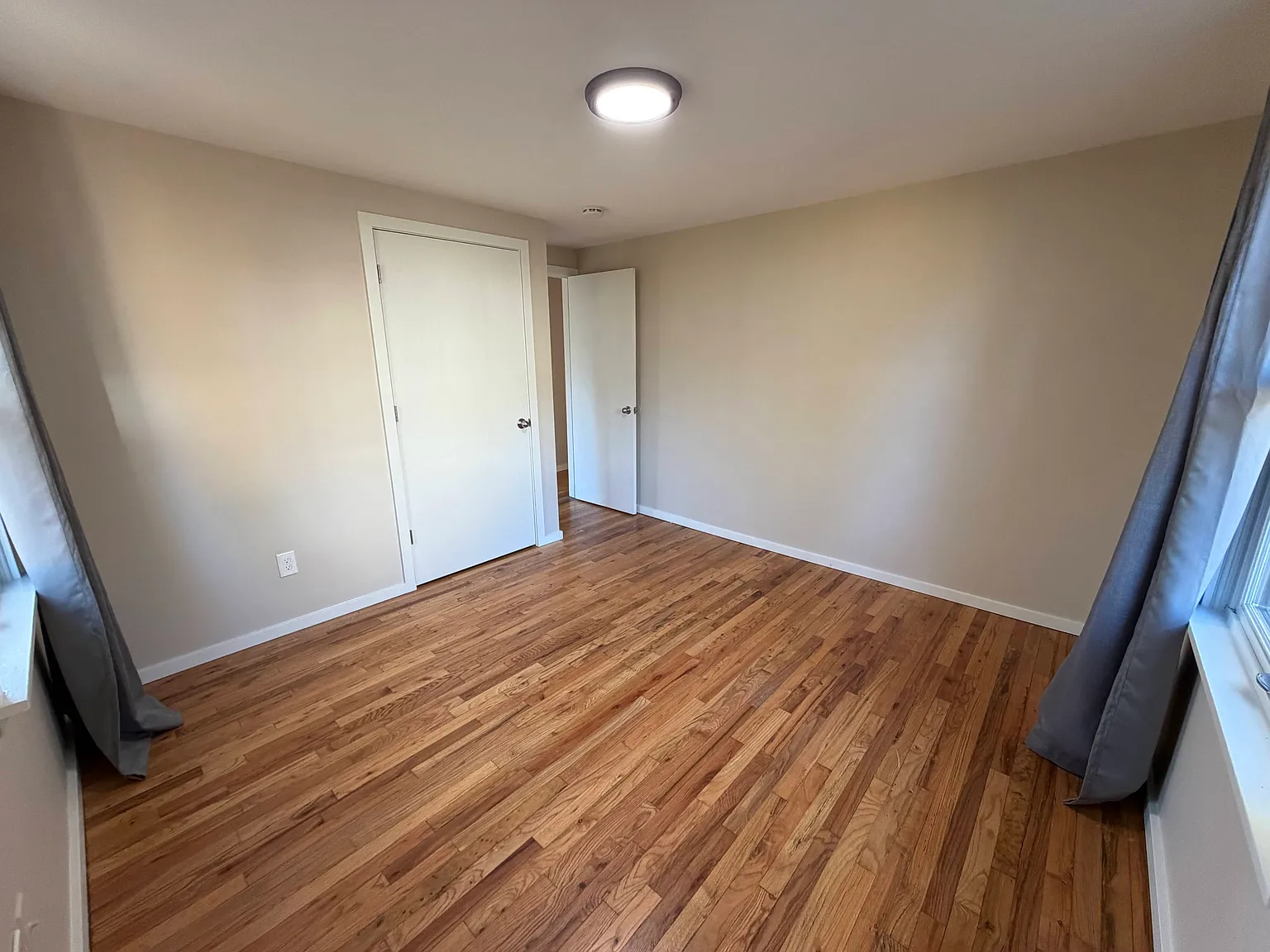 2 bed, 887 sqft, $2,900 — Photo 4
