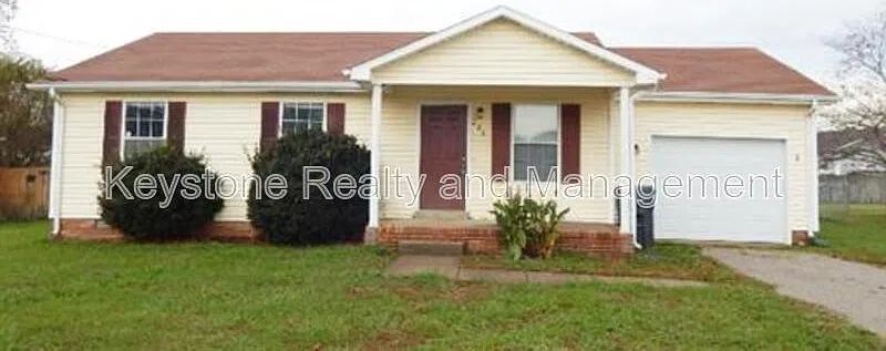 3 bed, 1.5 bath, 1008 sqft, $1,250 — Photo 1