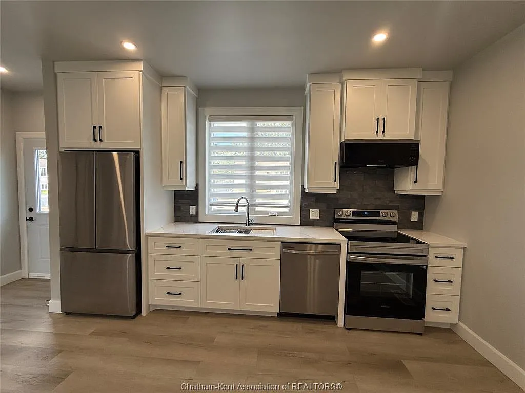 2 bed, $1,699 — Photo 3