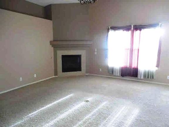 2nd image of 5044 Coyote Ct NE