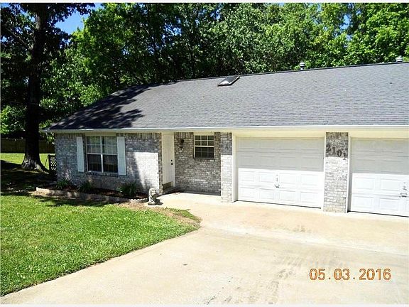 2nd image of 2101 Oakwood Ave #A