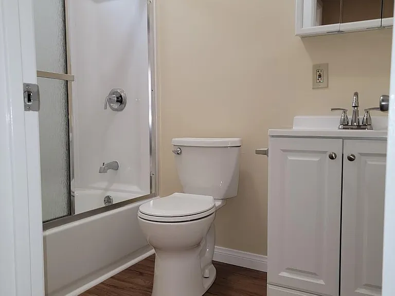 2873 Clarendon Ave #A — Photo 5