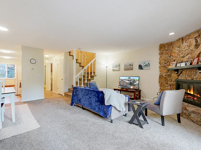 1404 Adriel Dr — Photo 29