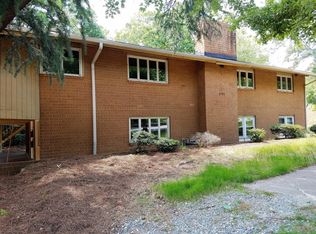 1701 W Market St #A, Greensboro, NC 27403