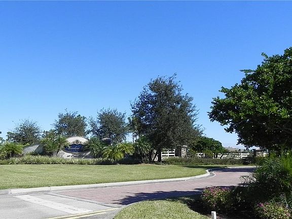 4th image of 3785 SW Stoneybrook Way