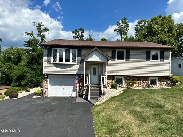 123 Aggie St, Hollidaysburg, PA 16648