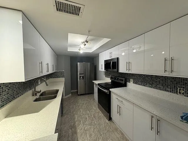 4167 N Haverhill Rd #1107 — Photo 3
