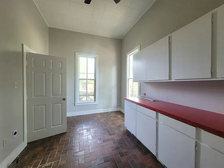 1500 N Franklin St — Photo 16