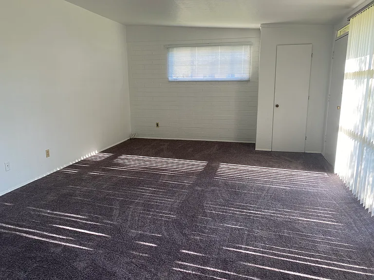 1613 S Farmer Ave — Photo 7