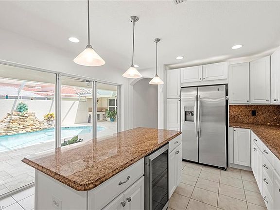 3rd image of 9046 Astonia WAY