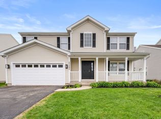 20445 Spirea Ln, Crest Hill, IL 60403