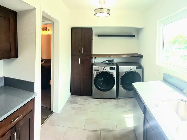 Aviation Townhomes — Photo 16