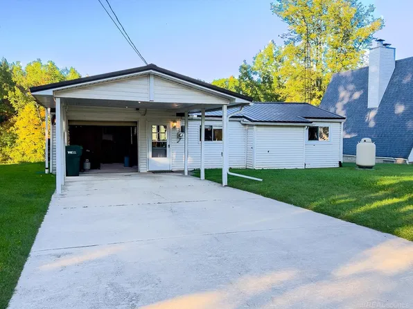 1049 Radov Dr, Gladwin, MI 48624