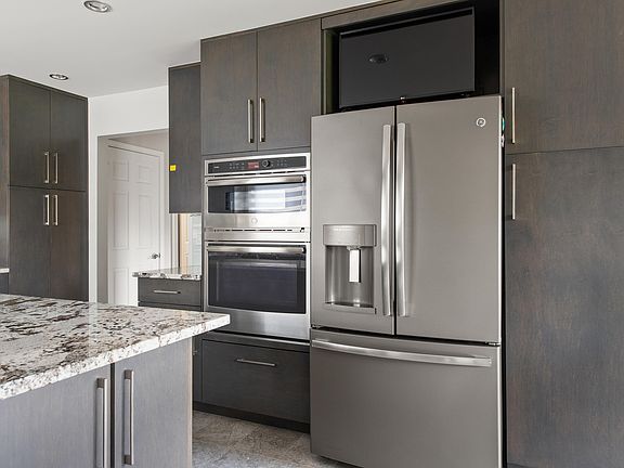 5th image of 53367 Marian Dr