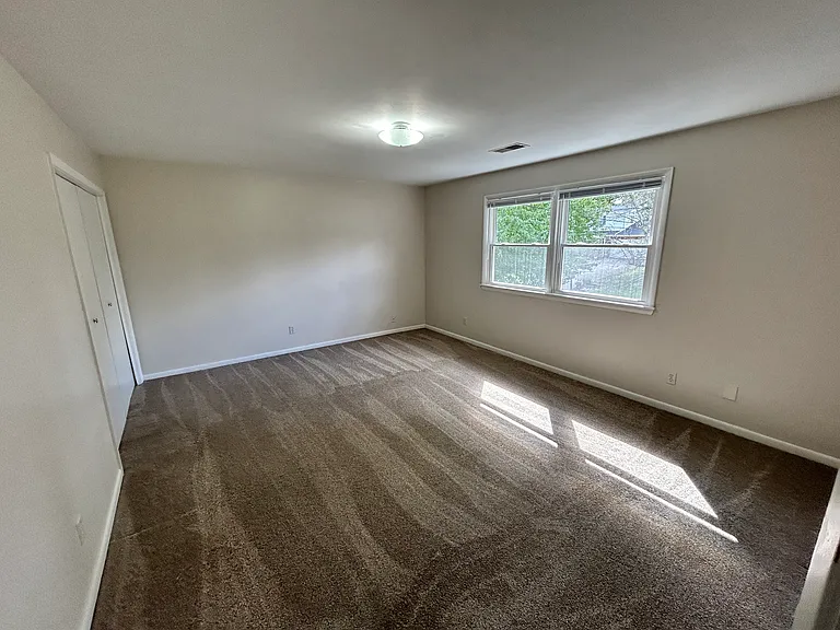 132 Kathleen Dr — Photo 8