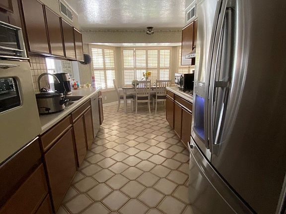 3rd image of 9200H Burgess Dr