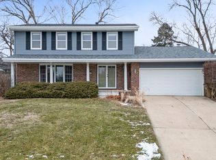 2315 Crown Flair Dr, West Des Moines, IA 50265