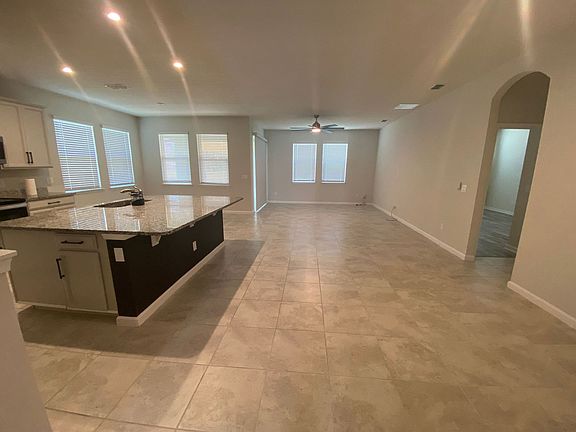 4th image of 2304 Tudor Rose Dr
