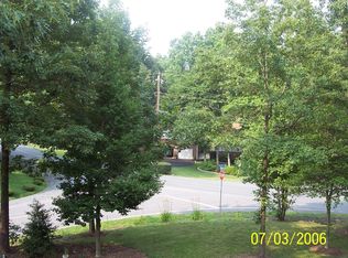 1201 Harbour Dr, Stafford, VA