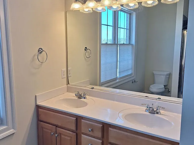 5215 Center St #201 — Photo 11