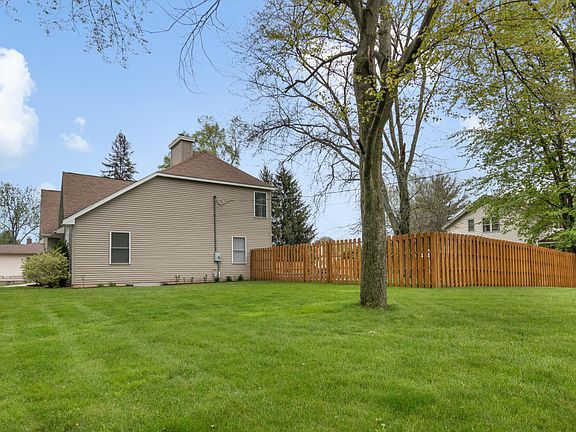 4th image of 3580 Wentworth Dr SW