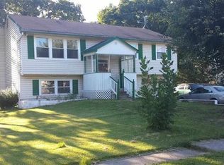 2120 Berkeley Dr, Vineland, NJ 08361
