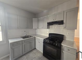 81 Smith St #1R, Newark, NJ 07106