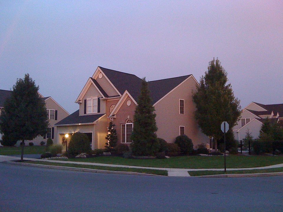 1st image of 4884 Waterford Dr