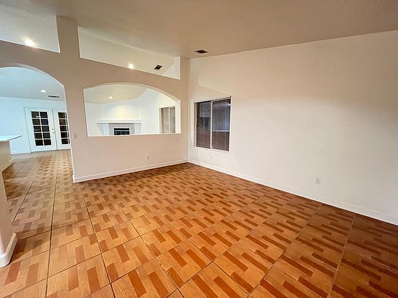 3rd image of 14929 Flagstaff Way