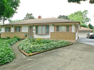 560 Glendale Ln, Hoffman Estates, IL