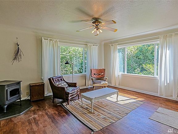 5th image of 1003 Charlotte Ave W