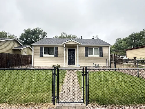 1724 Armstrong Ave Photo 1