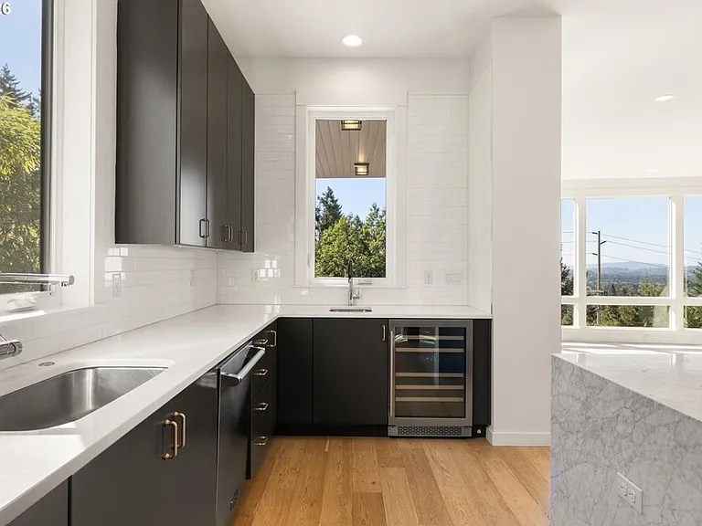 3718 SW Hillside Dr — Photo 13