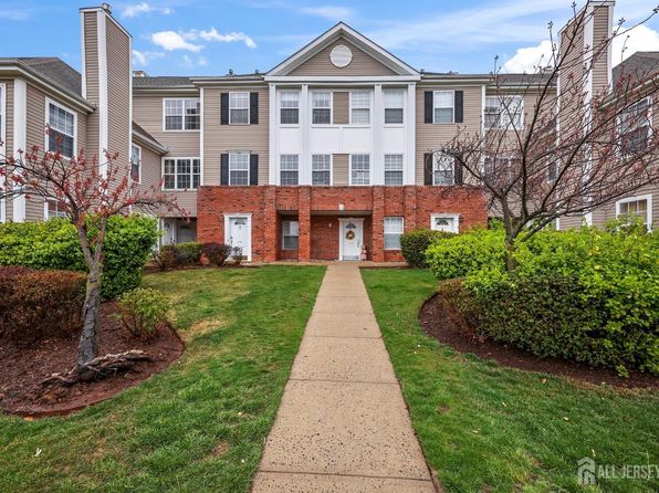 2308 Timber Ridge Ct, Parlin, NJ 08859
