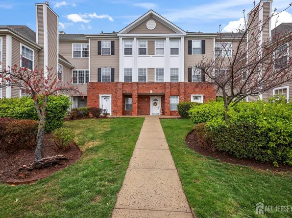 2308 Timber Ridge Ct, Parlin, NJ 08859
