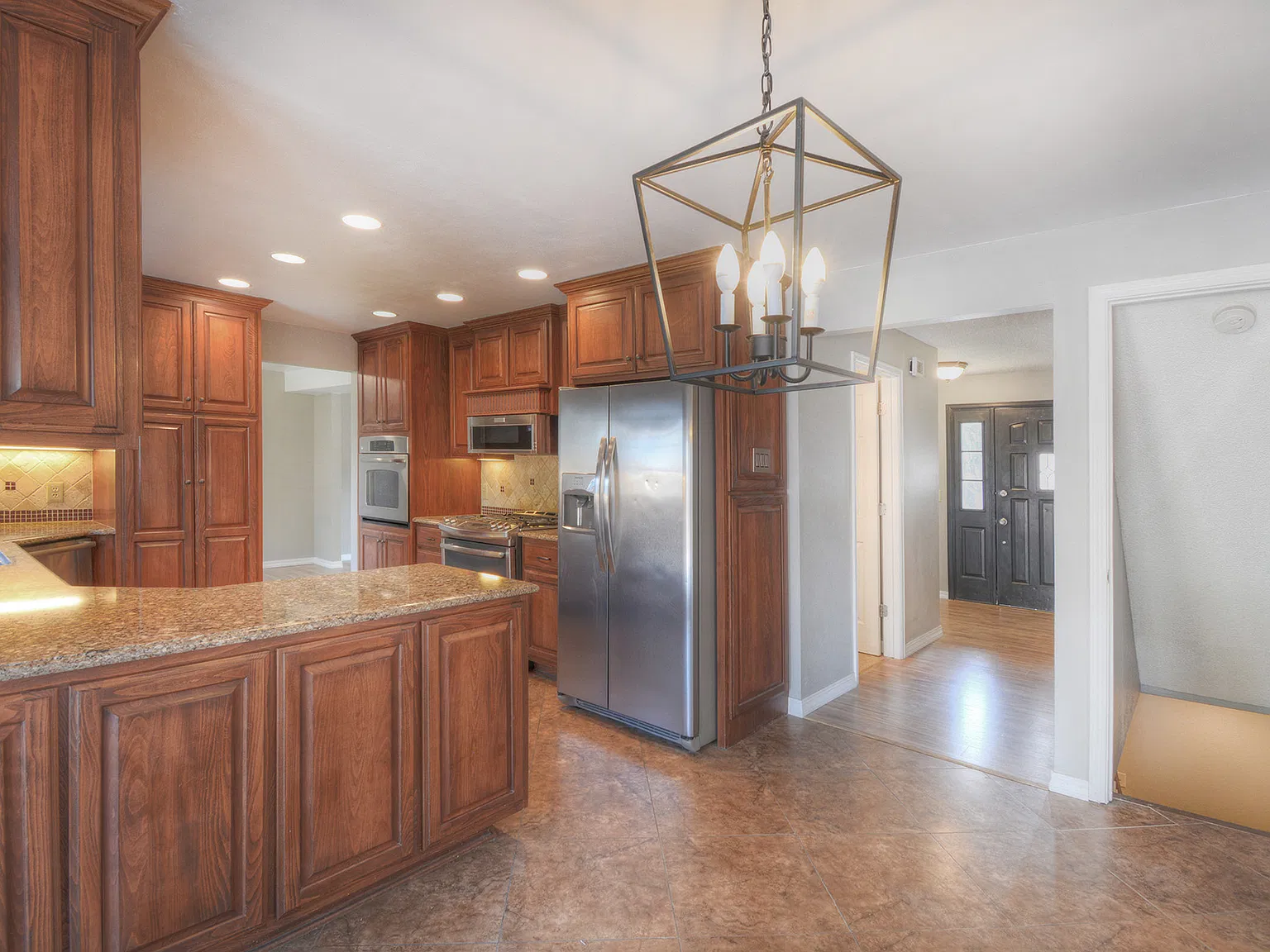 5 bed, 2874 sqft, $2,800 — Photo 2