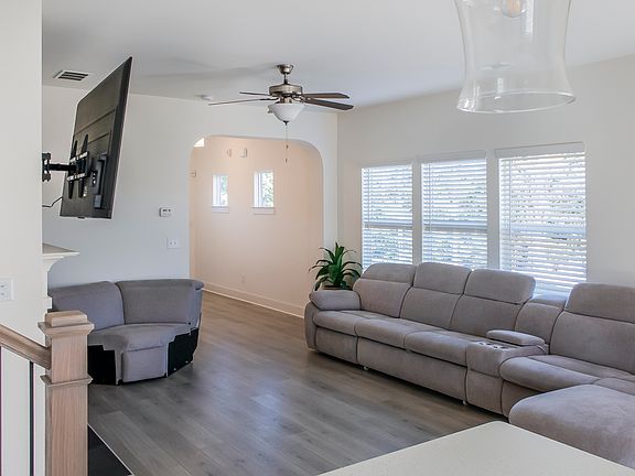 3rd image of 5901 Greystone Dr