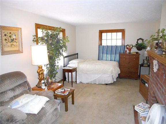 5th image of 3102 Hadley Ave