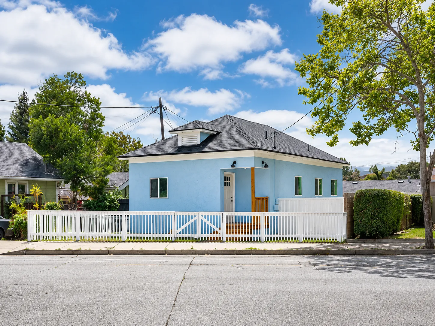 4 bed, 960 sqft, $4,800 — Photo 1
