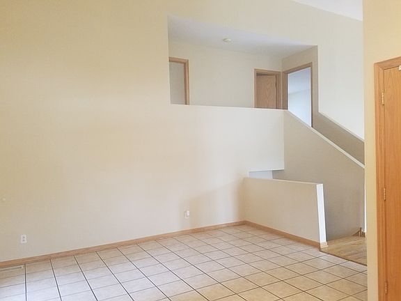 4th image of 614 Spyglass Ct