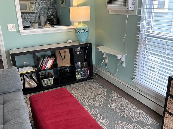 3rd image of 35 Ocean Ptwy APT 2