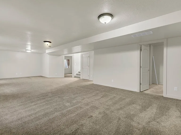 832 E Michie Ln — Photo 28