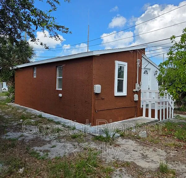 606 Cross St — Photo 13