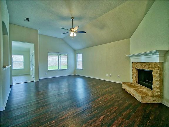 3rd image of 205 Brookdale Dr