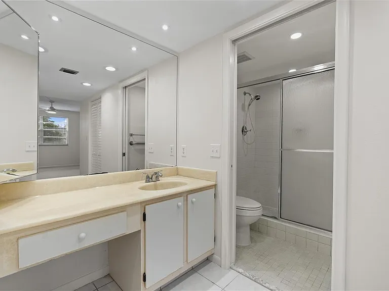 1801 Eleuthera Point #J3 — Photo 17