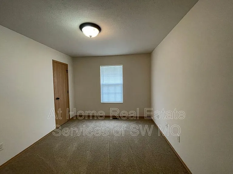 3928 S Jonathan Ave — Photo 5