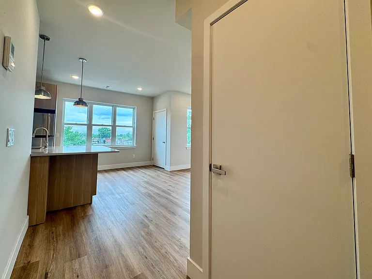 5222-24 Chester Ave #15 — Photo 6