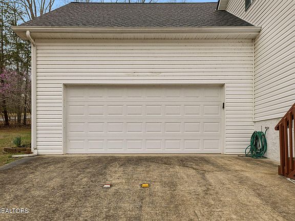 2nd image of 2060 Torbett Rd