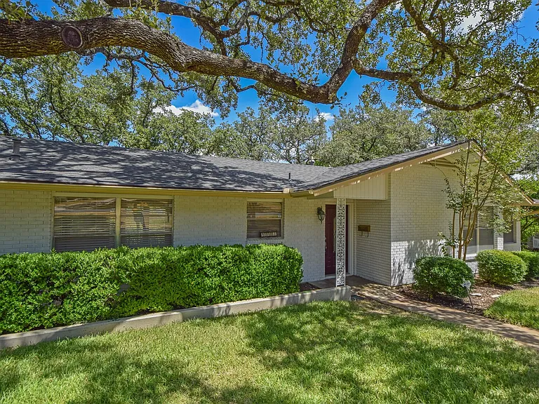 5003 Westview Dr — Photo 3